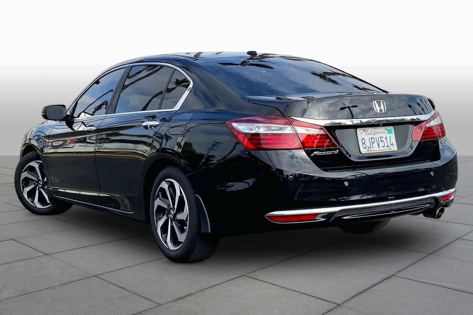 Used 2017 Honda Accord EX-L image 11