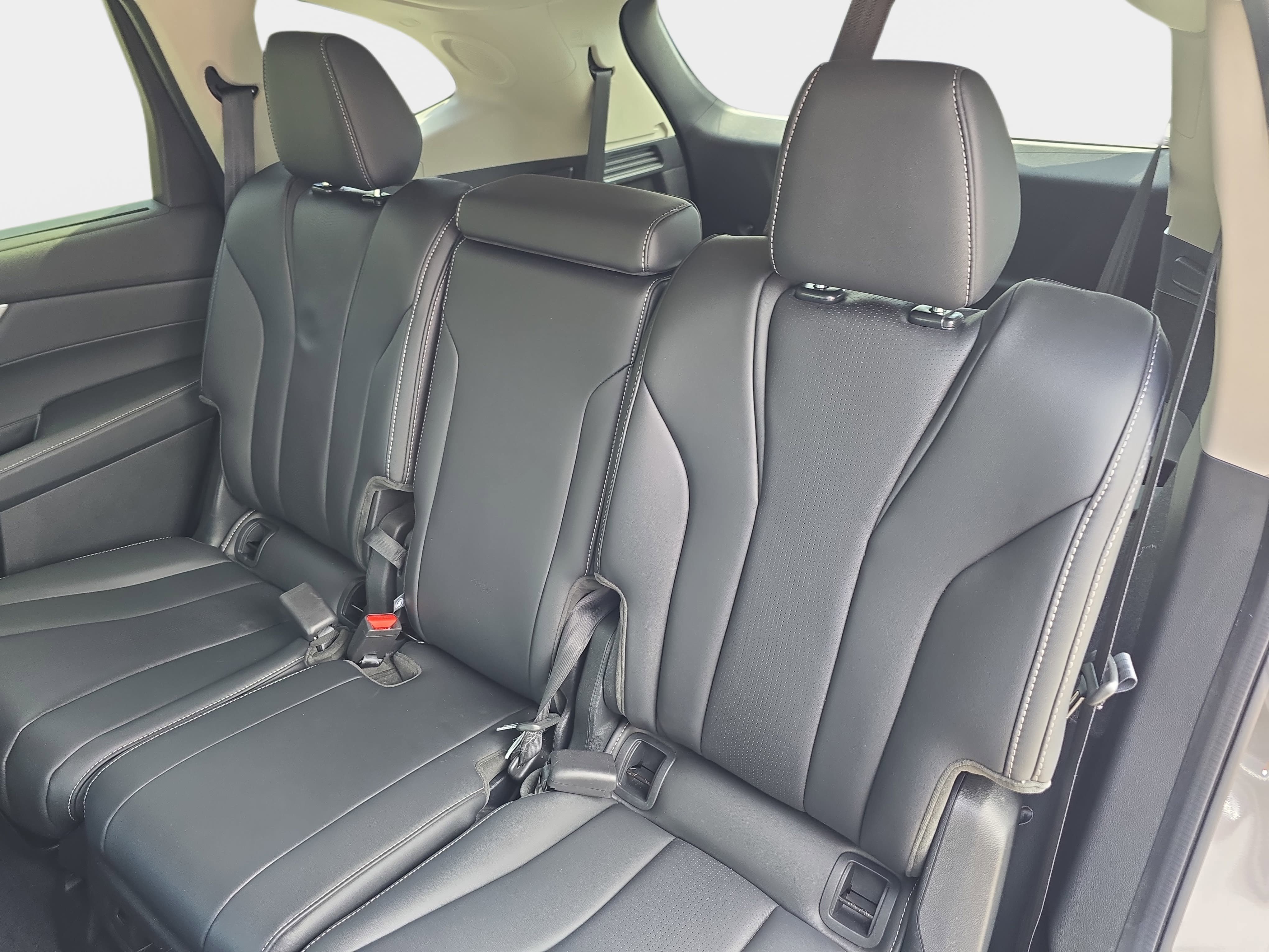 Certified 2025 Acura MDX FWD w/ Technology Package image 14