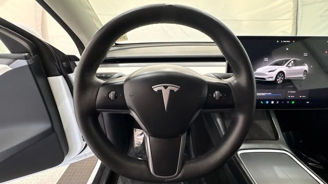 Used 2023 Tesla Model Y Long Range AWD/4WD image 32