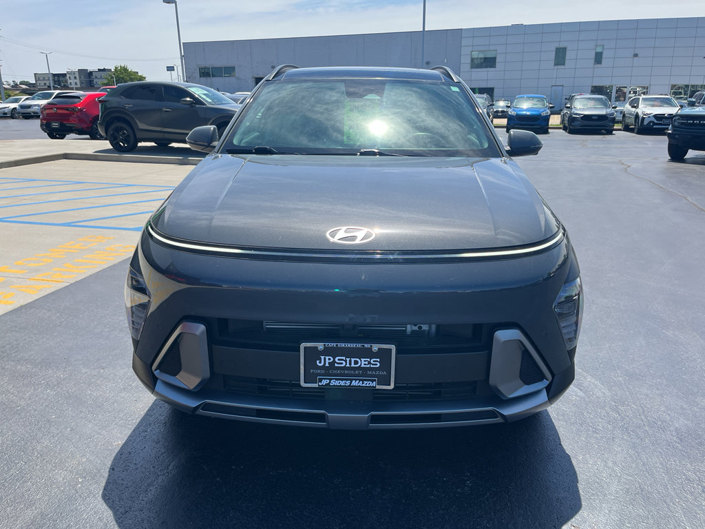 Used 2025 Hyundai Kona Limited AWD/4WD image 4