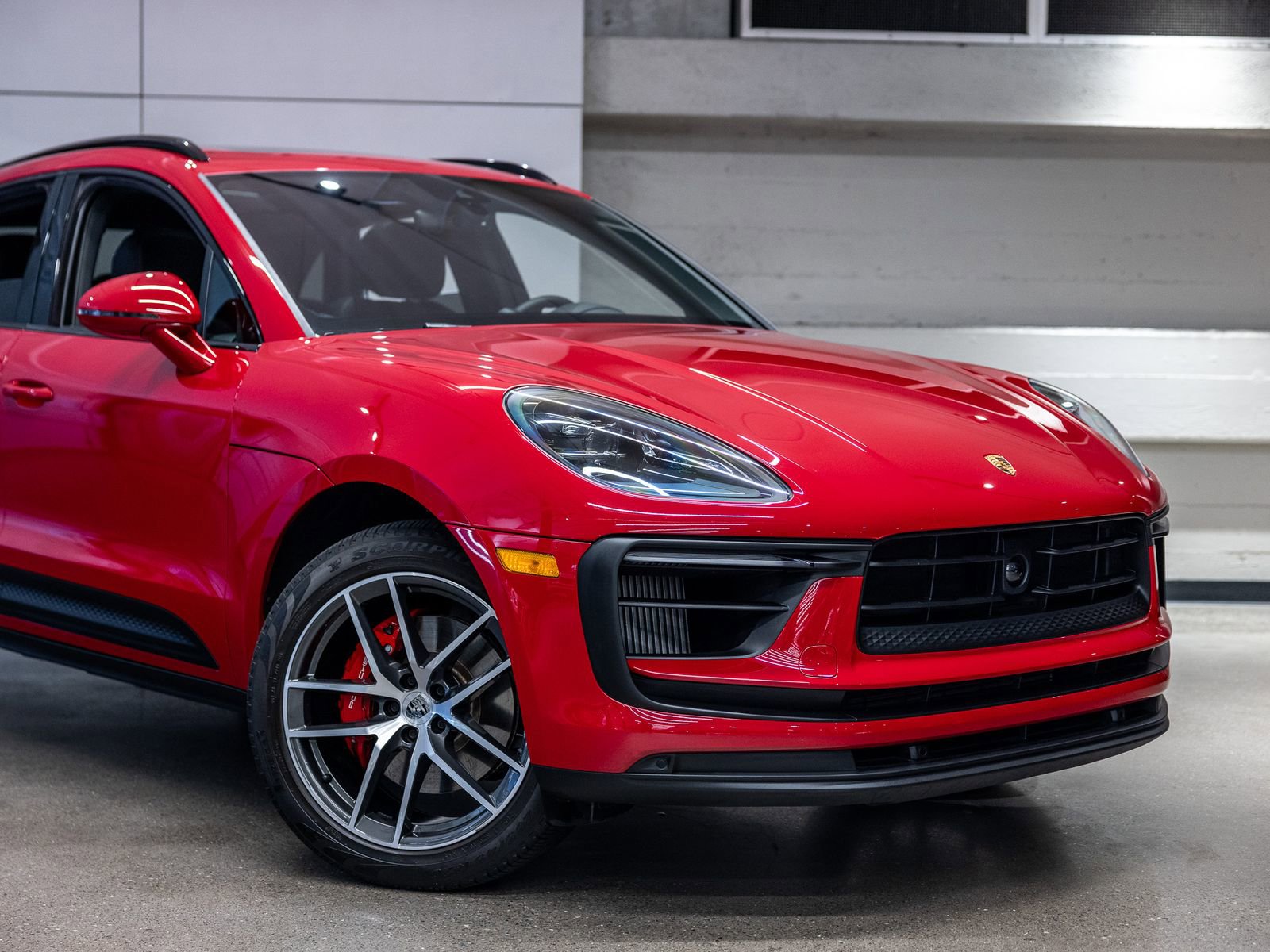 Certified 2024 Porsche Macan S AWD/4WD image 13
