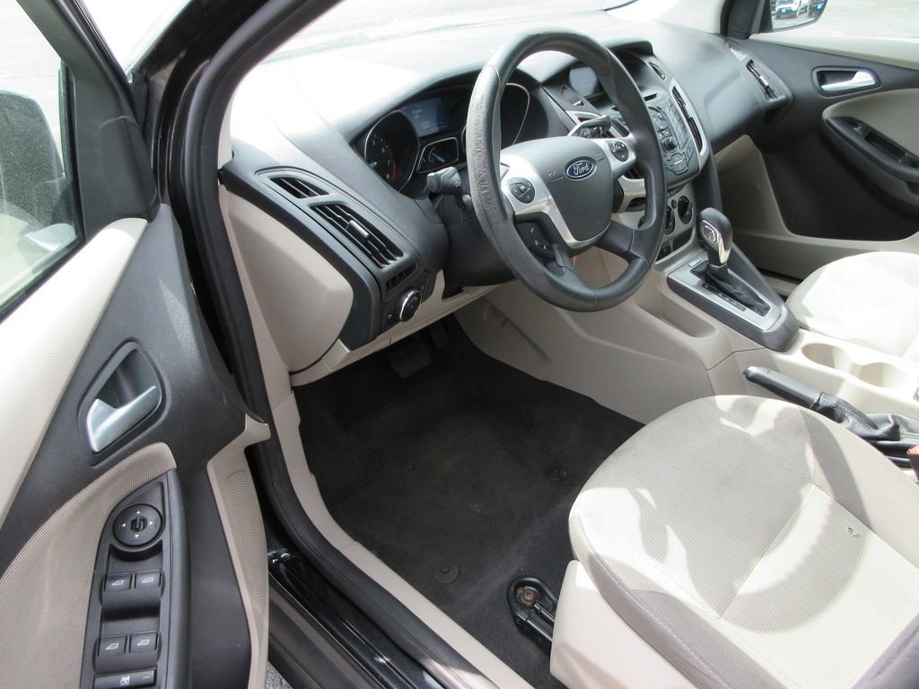 Used 2014 Ford Focus SE image 12