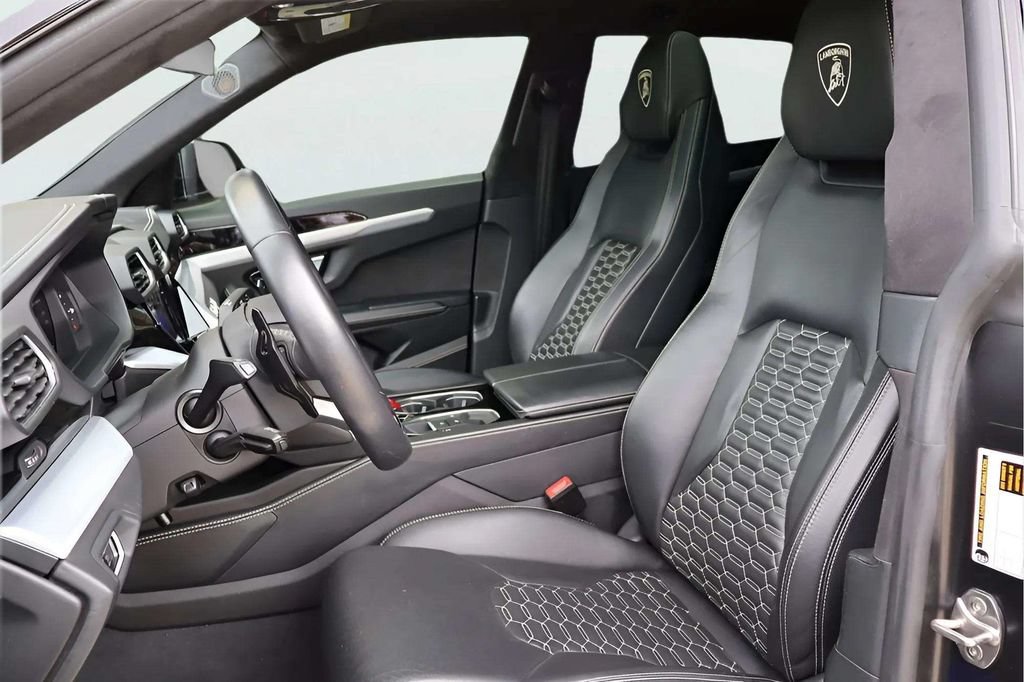Used 2021 Lamborghini Urus AWD/4WD image 13