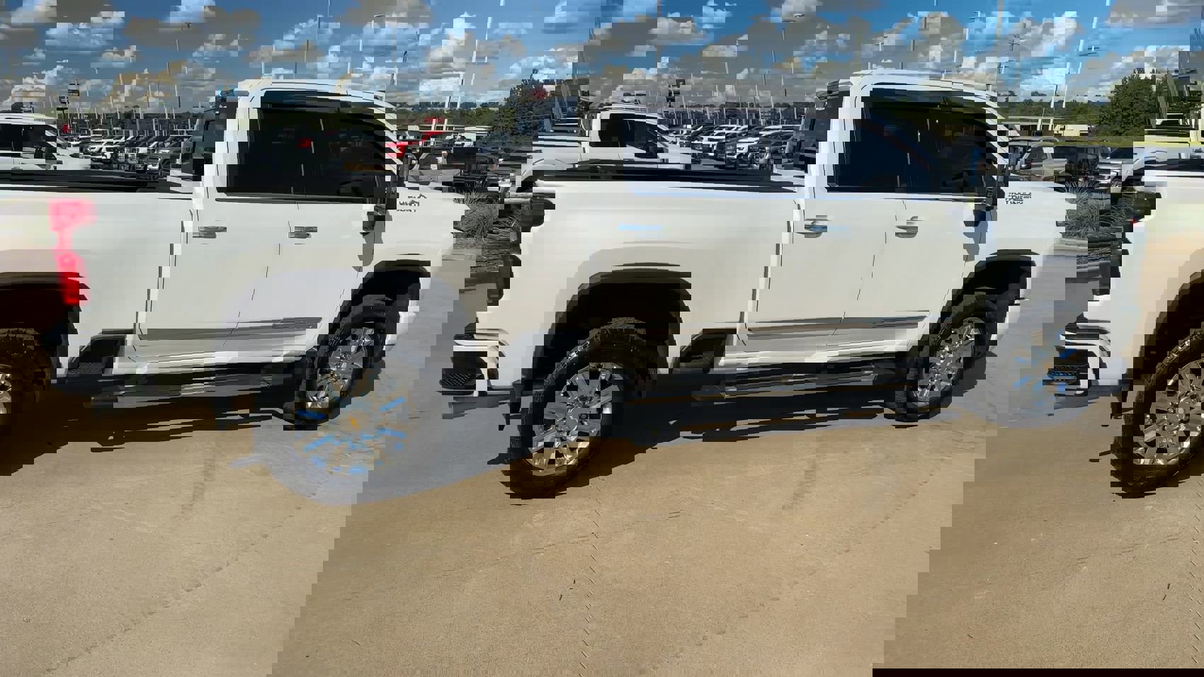 Used 2024 Chevrolet Silverado 2500 High Country w/ High Country Premium Package image 7