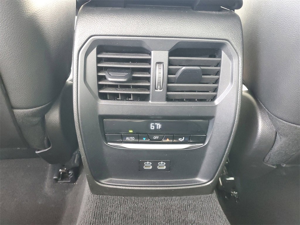 Used 2025 BMW 330i Sedan image 19