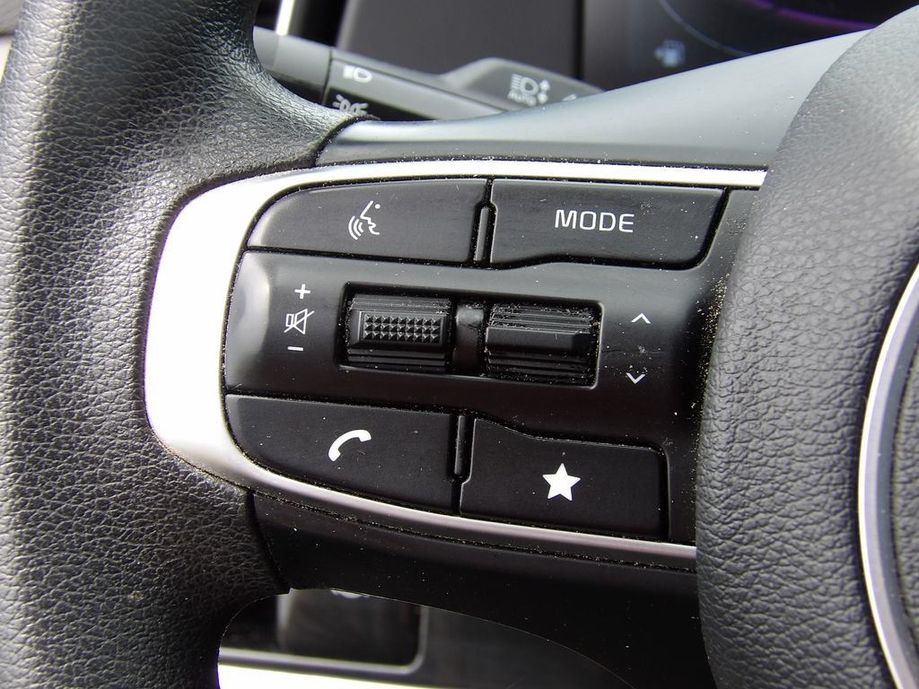Used 2025 Kia Sportage LX FWD image 14