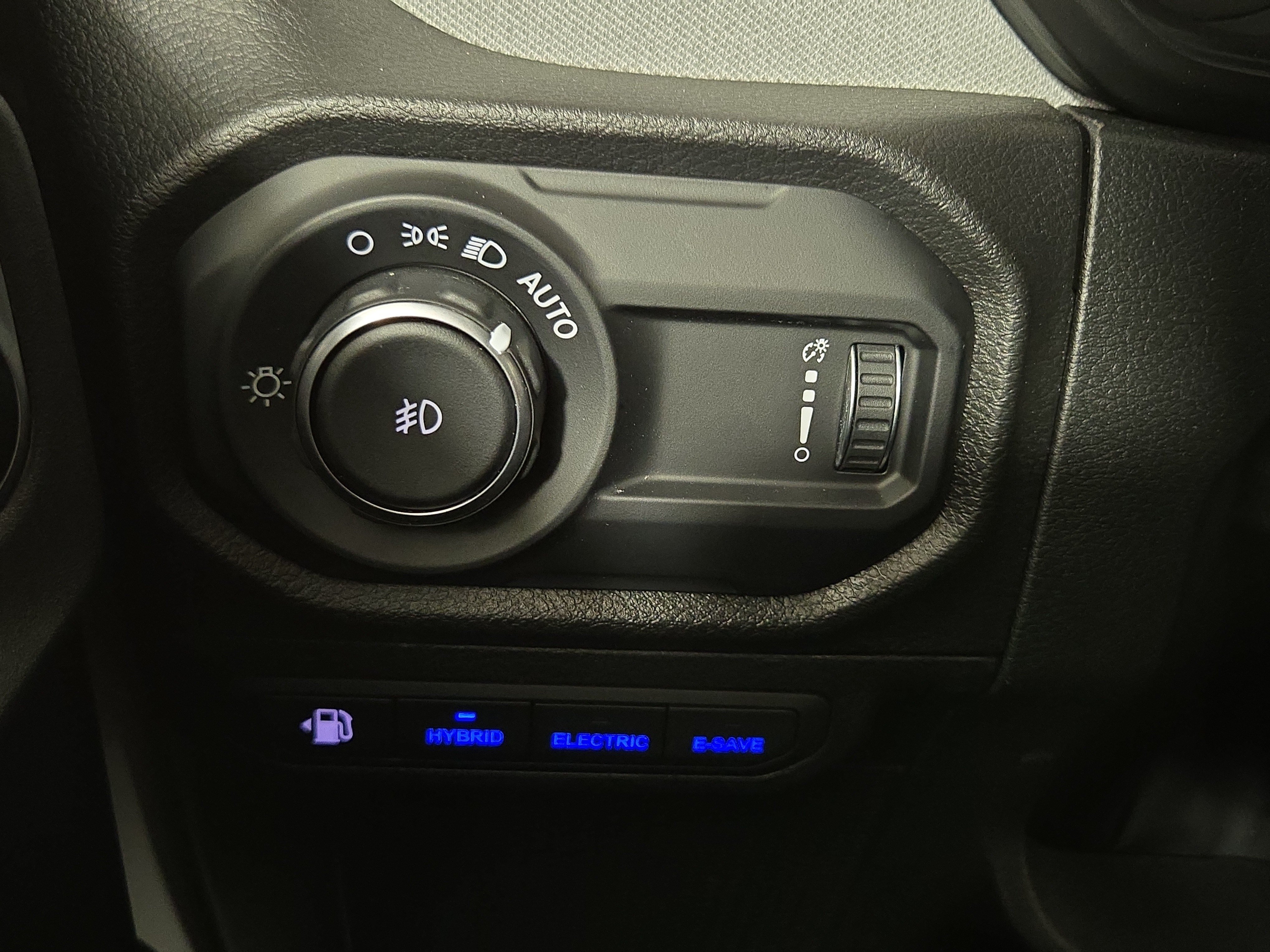 Certified 2024 Jeep Wrangler Unlimited w/ Convenience Group AWD/4WD image 25