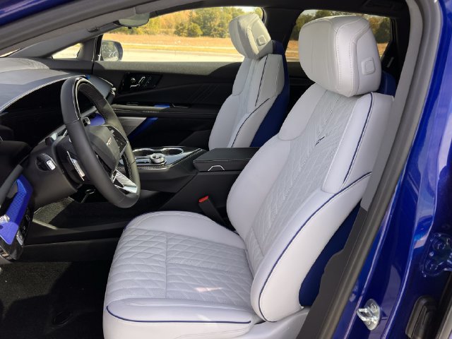 New 2027 Cadillac Optiq V w/ Deep Ocean Design Edition AWD/4WD image 20