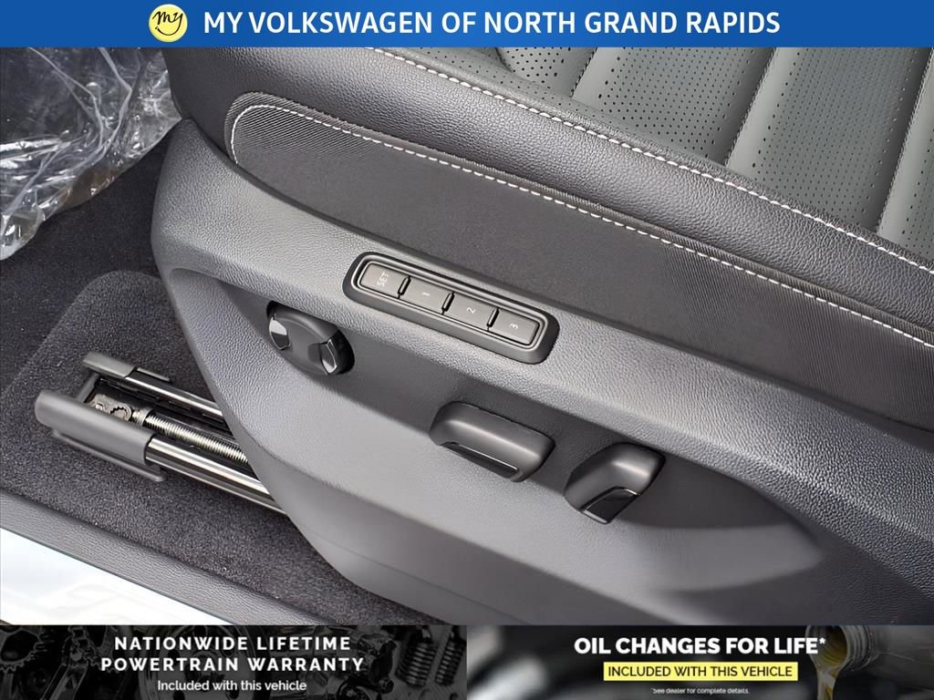 New 2026 Volkswagen Atlas Cross Sport SEL R-Line image 7