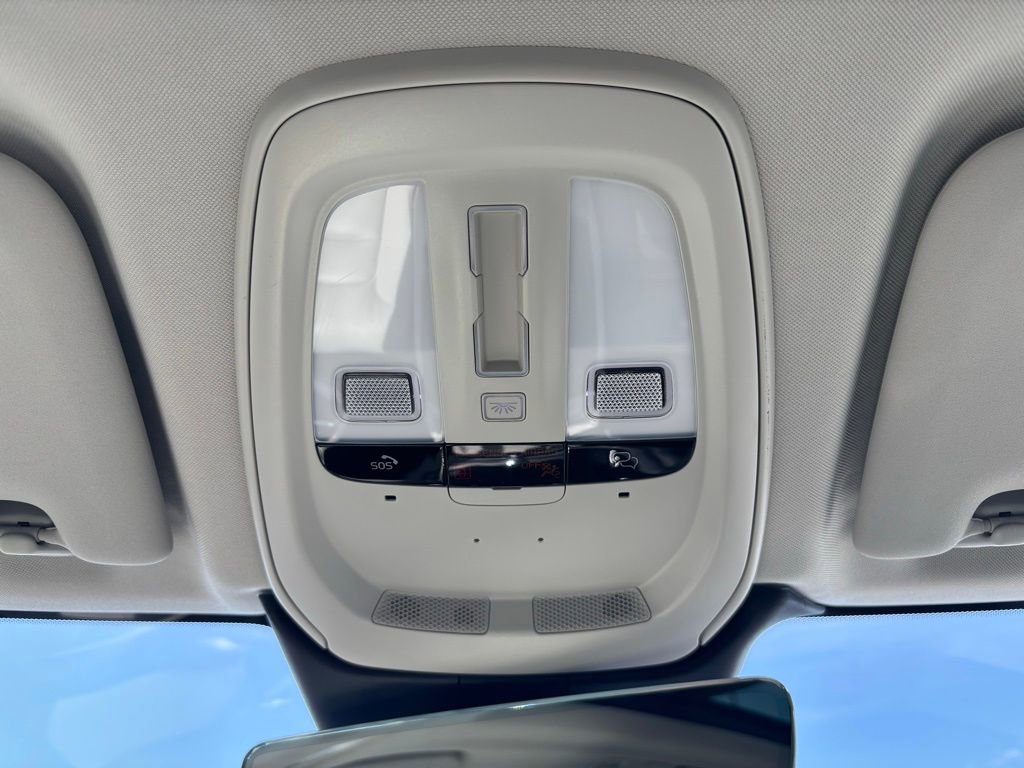 Used 2024 Volvo XC60 B5 Core w/ Climate Package AWD/4WD image 14