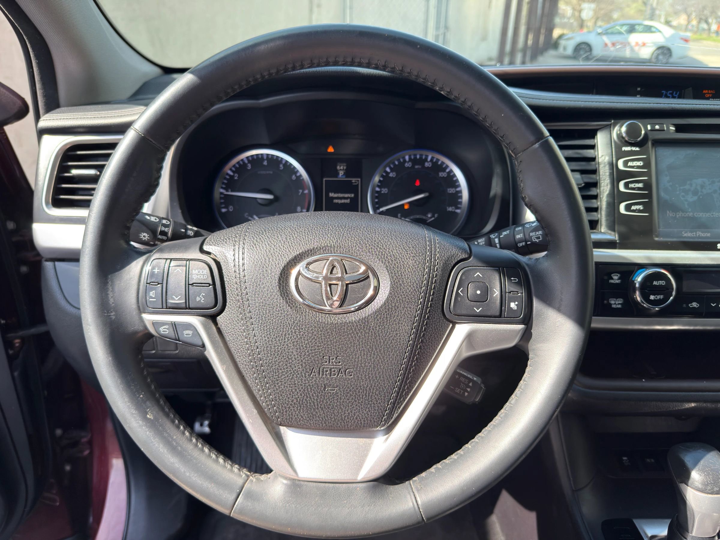 Used 2016 Toyota Highlander XLE image 11