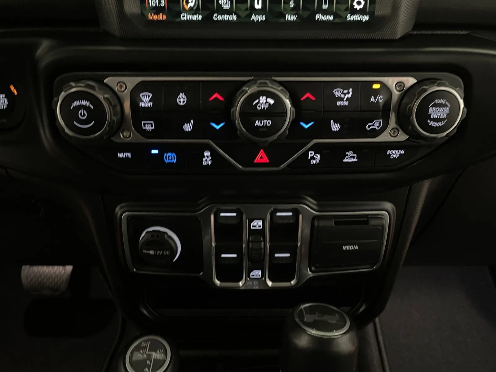 Used 2021 Jeep Wrangler Unlimited Sahara w/ Cold Weather Group image 37