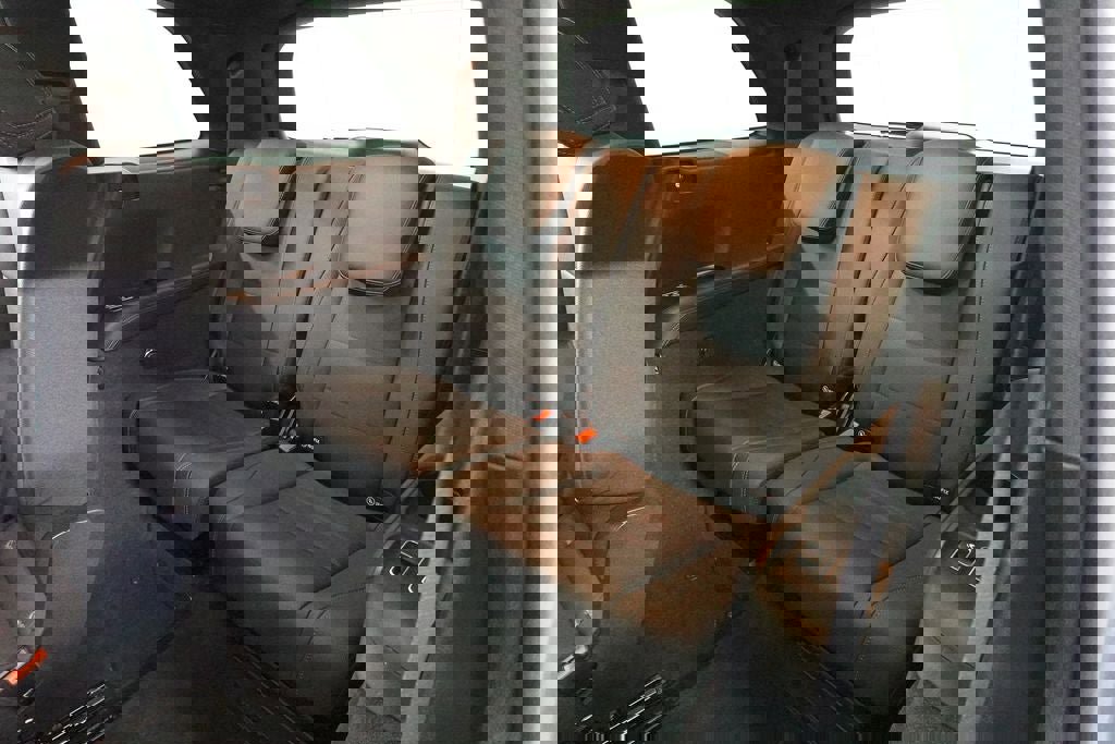 Used 2025 Mercedes-Benz GLS 450 4MATIC image 27