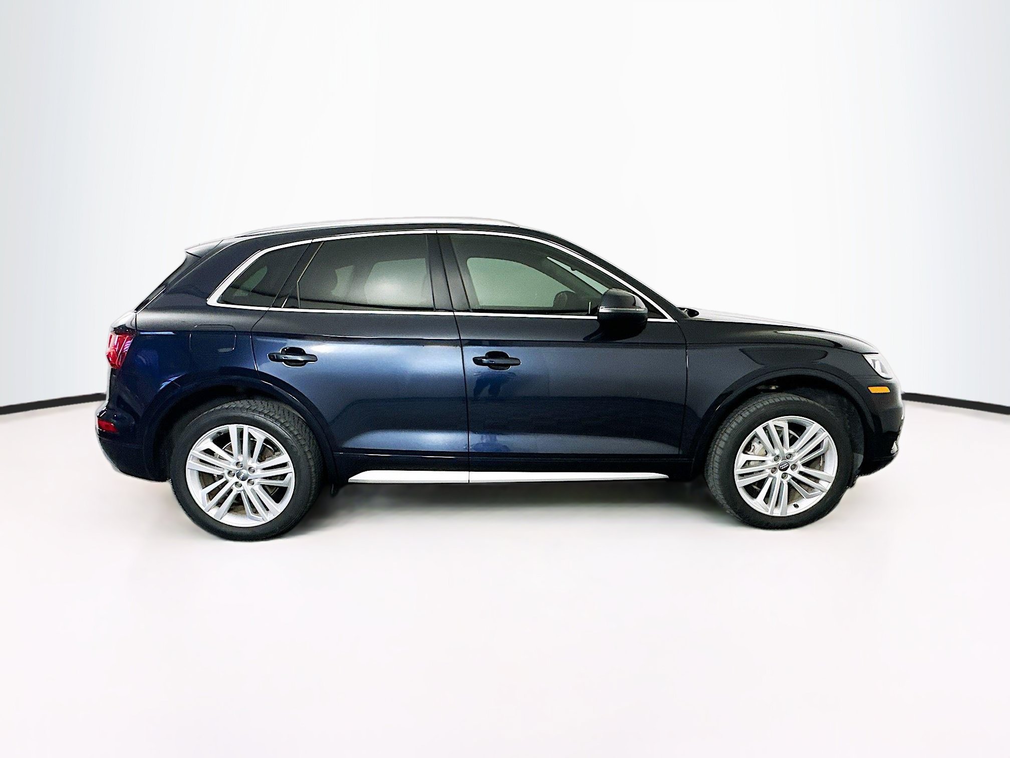 Used 2018 Audi Q5 2.0T Premium Plus w/ Premium Plus Package AWD/4WD image 10