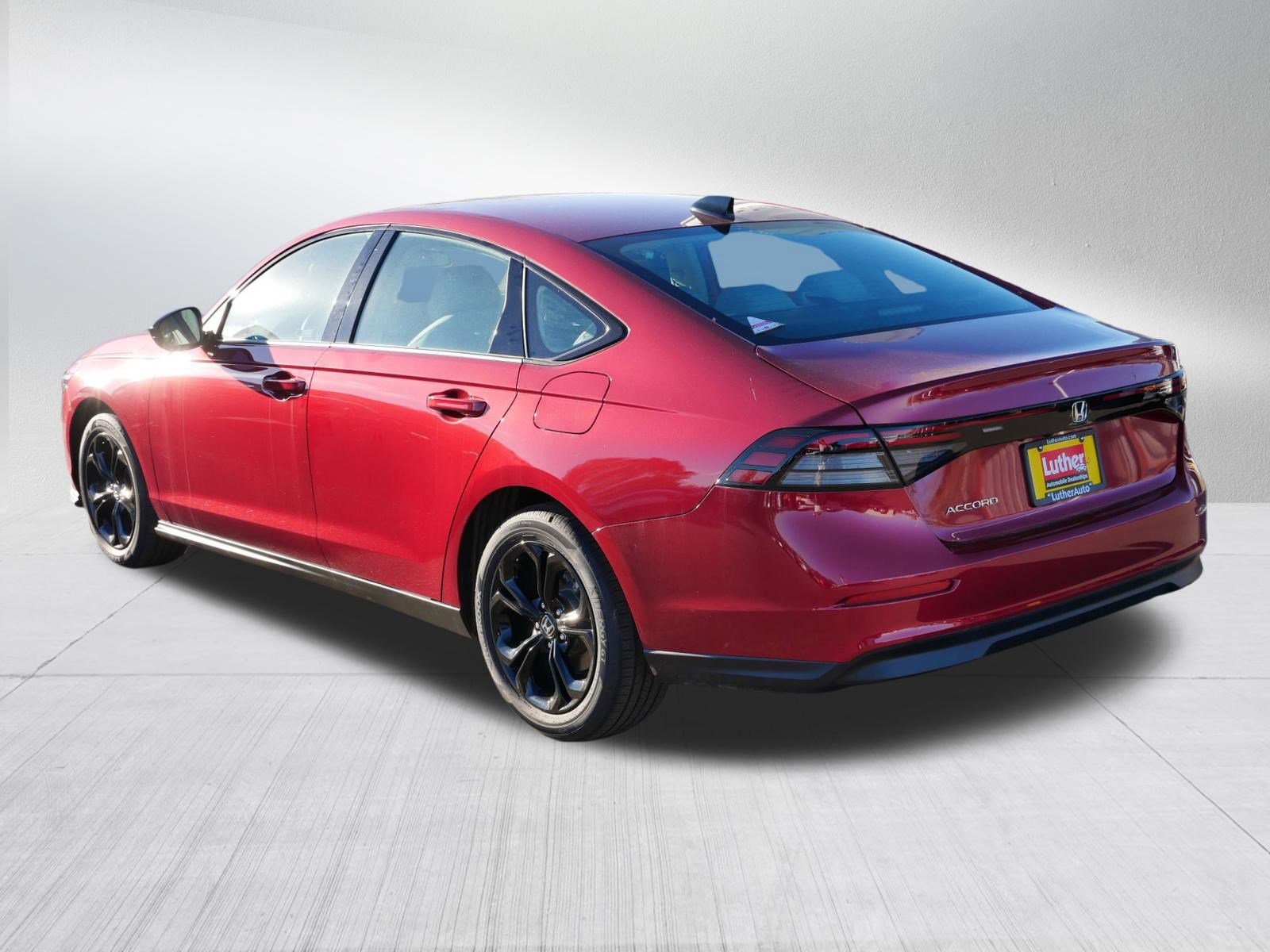 Certified 2025 Honda Accord SE image 5