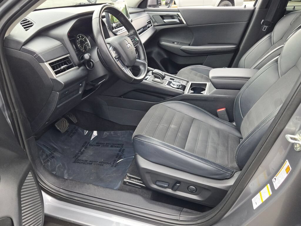 Used 2024 Mitsubishi Outlander SE Black Edition AWD/4WD image 5