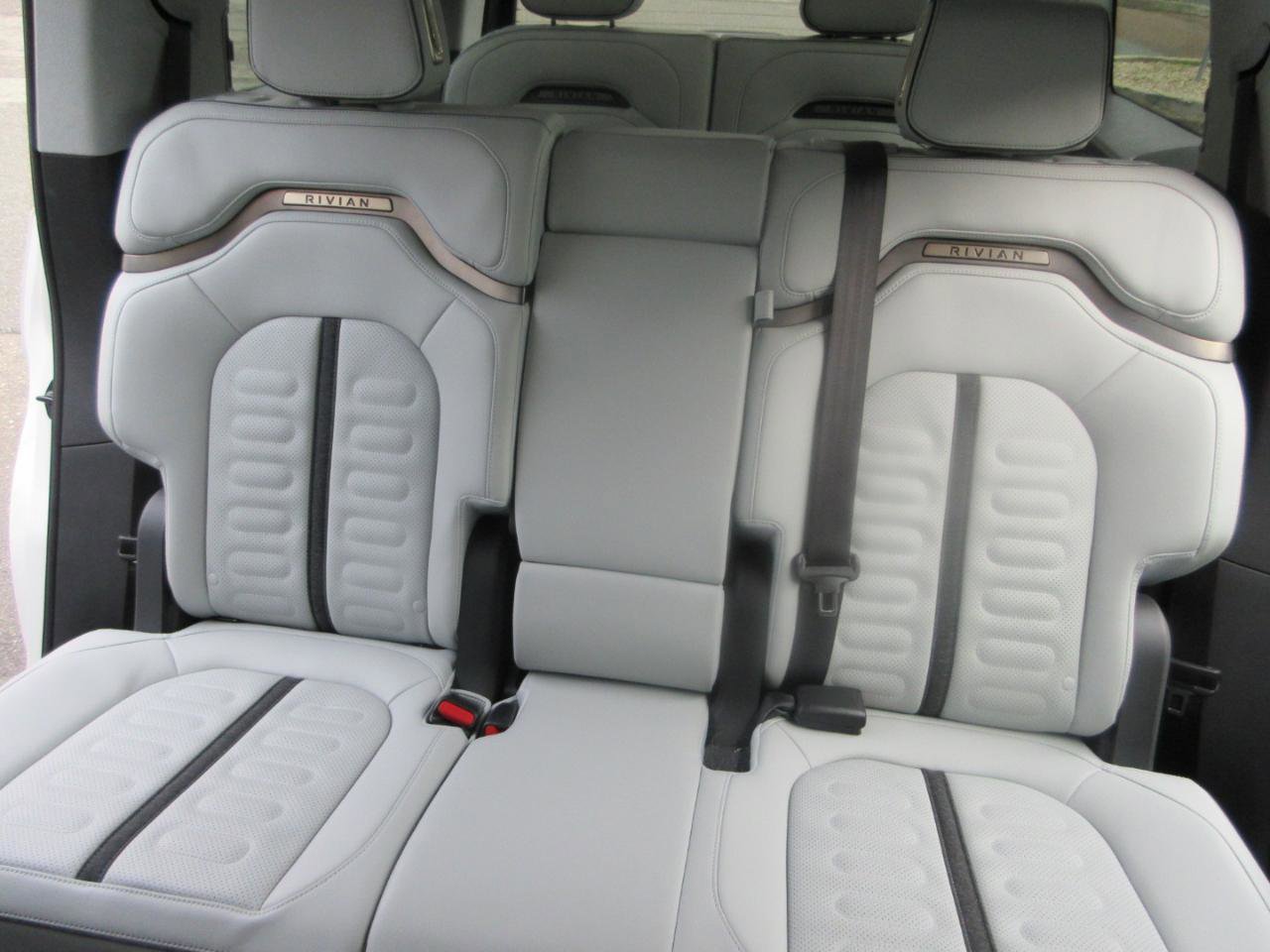 Used 2023 Rivian R1S Launch Edition image 47