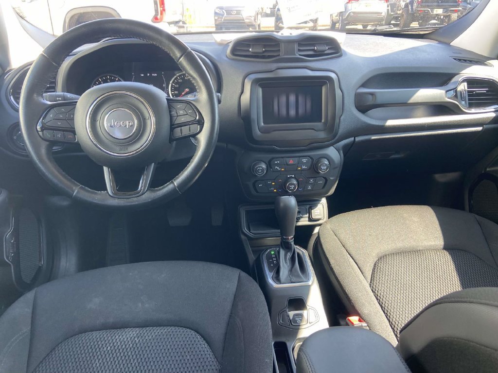 Used 2018 Jeep Renegade Altitude w/ Advanced Technology Group FWD image 11