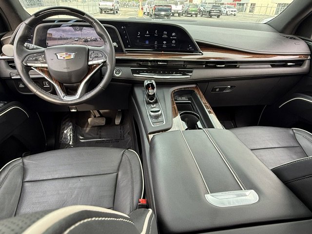 Used 2024 Cadillac Escalade Premium Luxury RWD image 22