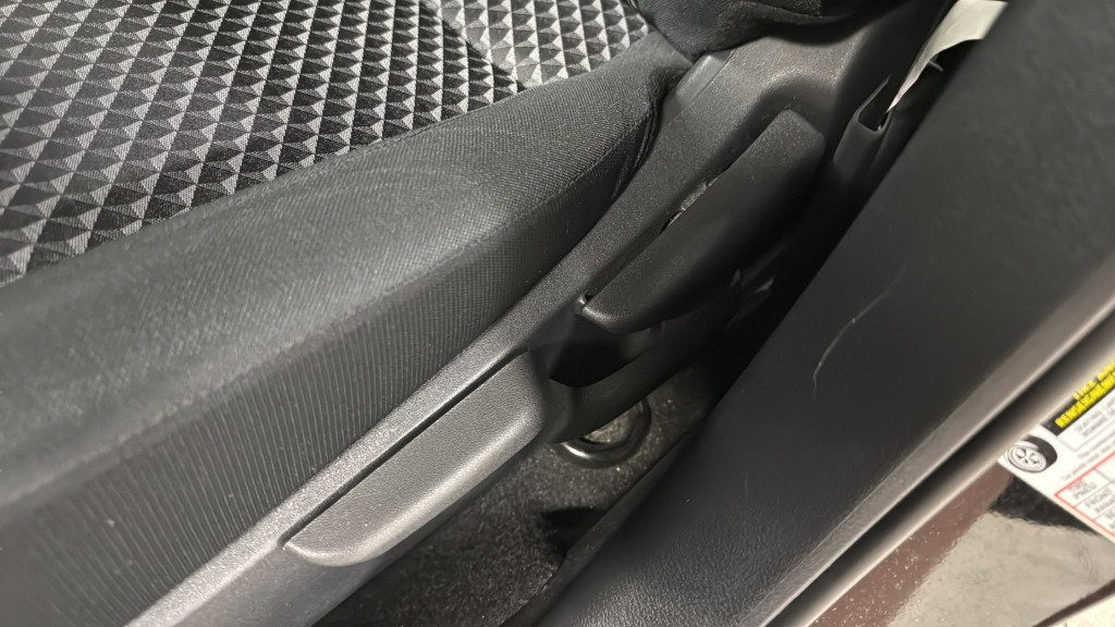 Used 2022 Nissan Versa S w/ Trunk Package image 17