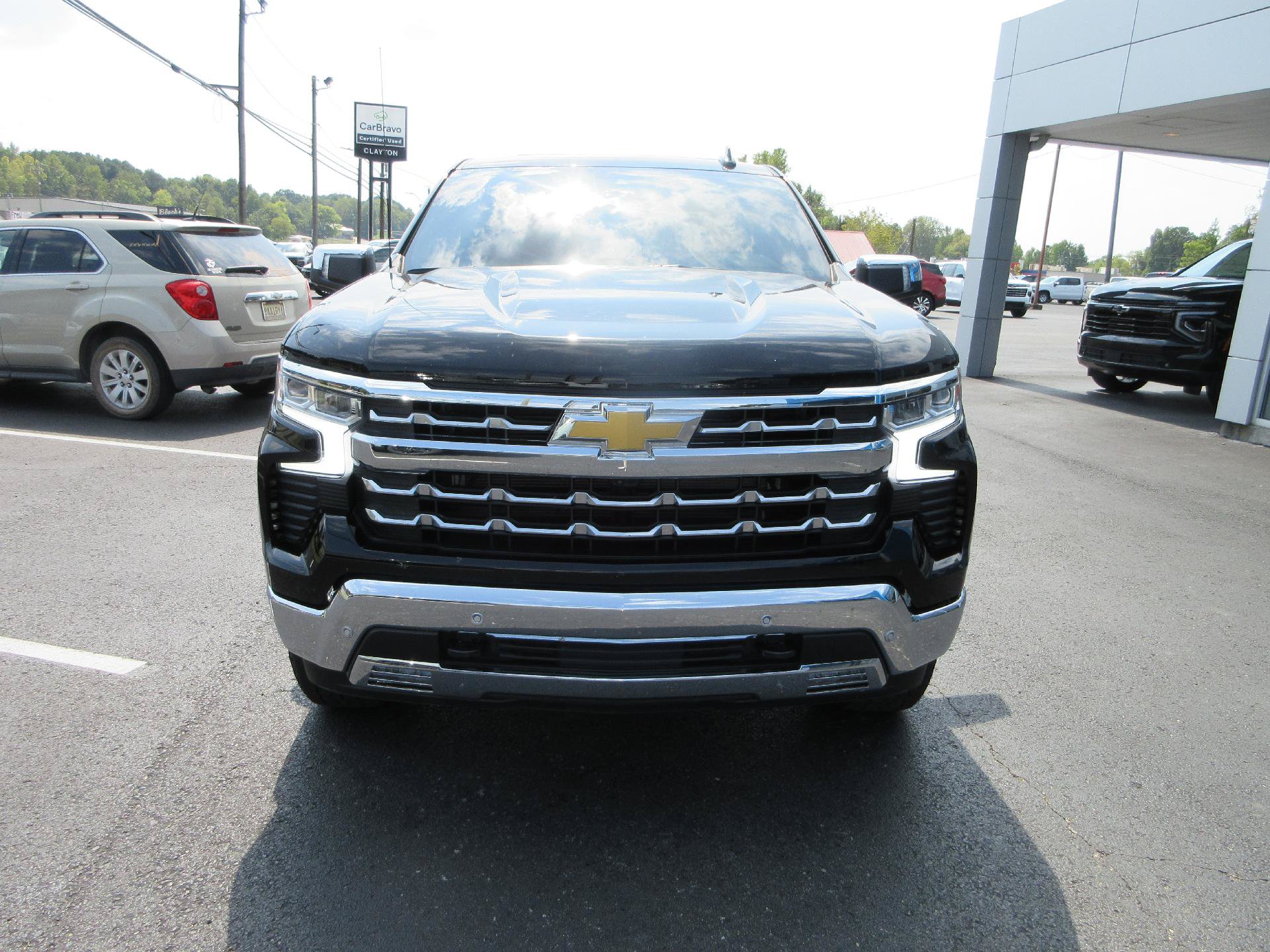 Certified 2025 Chevrolet Silverado 1500 LTZ w/ LTZ Premium Package AWD/4WD image 9