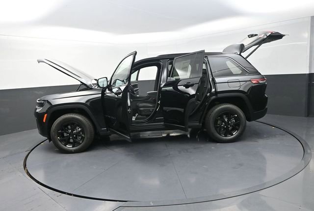 New 2026 Jeep Grand Cherokee Altitude AWD/4WD image 38