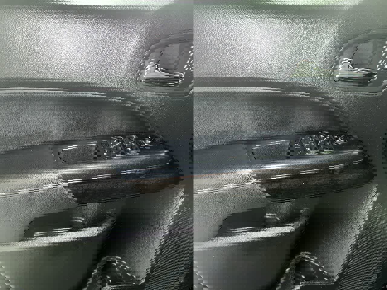 Used 2016 GMC Canyon SLE w/ SLE Convenience Package image 13