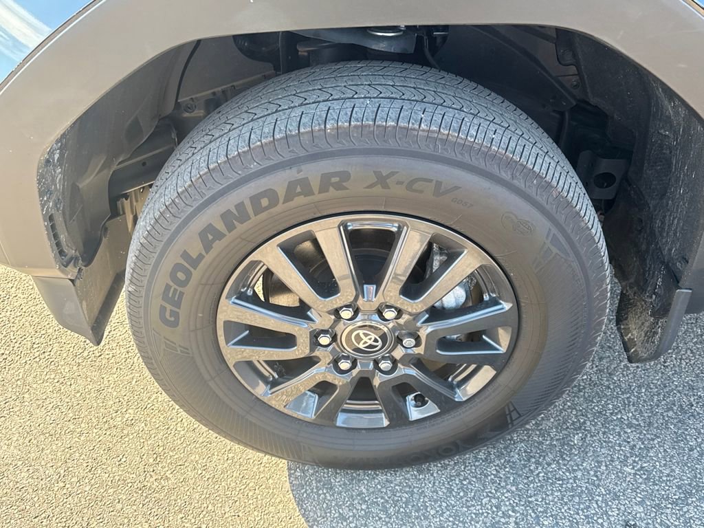 Used 2025 Toyota Land Cruiser image 37