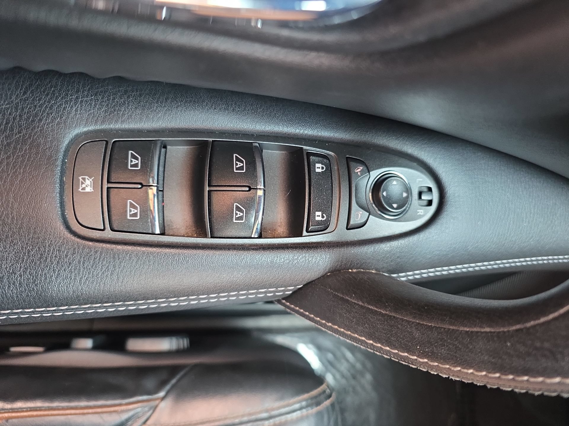 Used 2019 Nissan Armada Platinum w/ Captain's Chairs Package AWD/4WD image 27