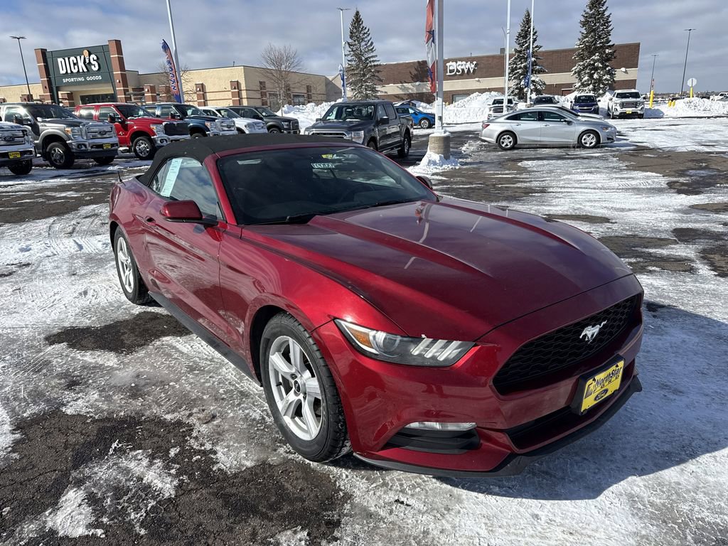 Used 2015 Ford Mustang Convertible image 4
