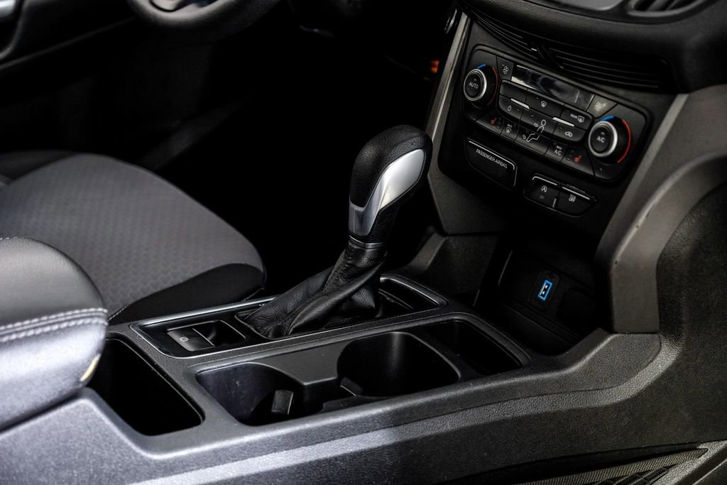 Used 2019 Ford Escape SE image 22