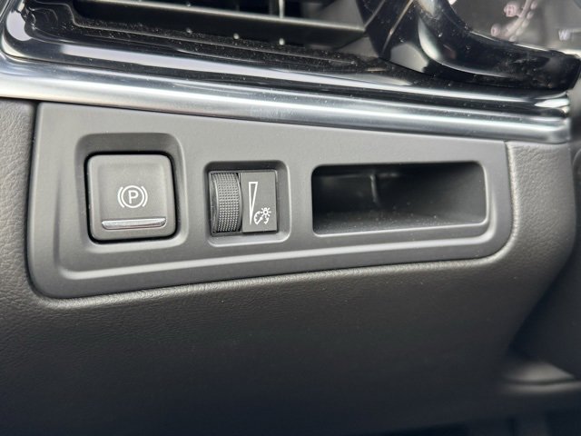 New 2025 Cadillac XT6 Luxury image 33