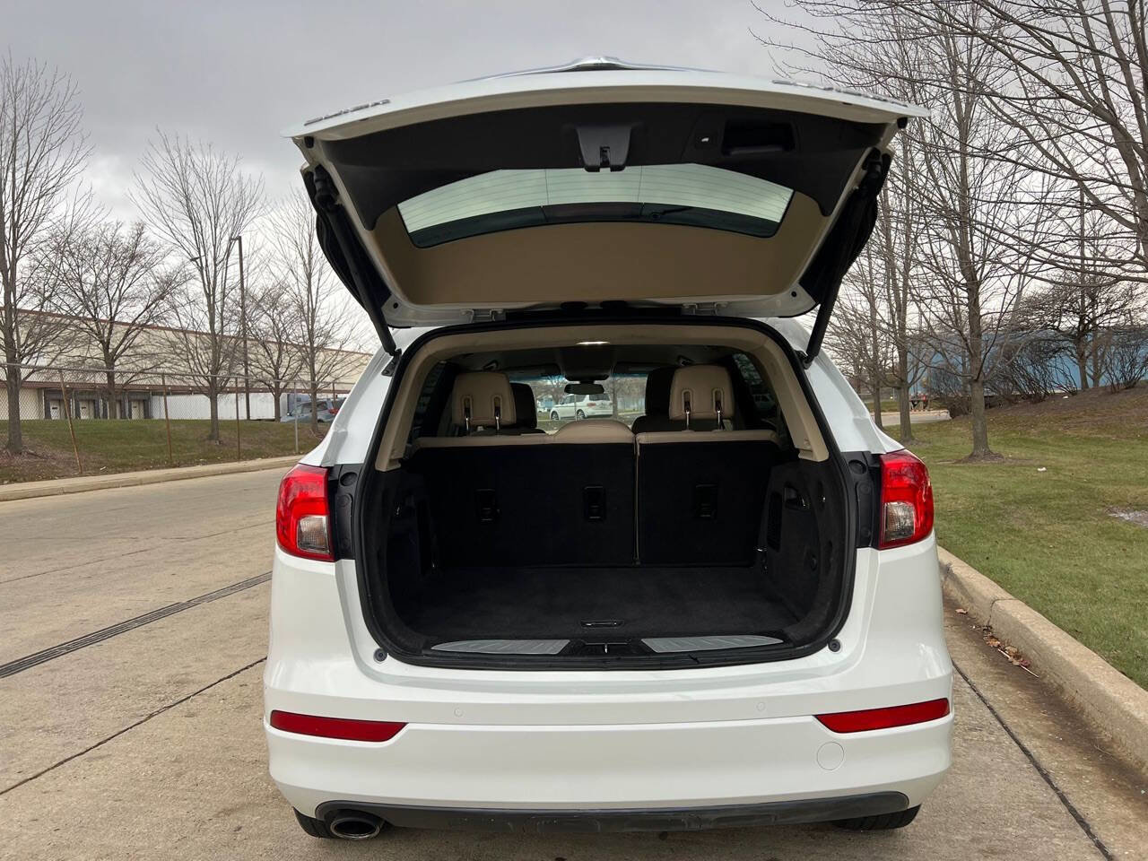 Used 2017 Buick Envision Essence FWD image 25