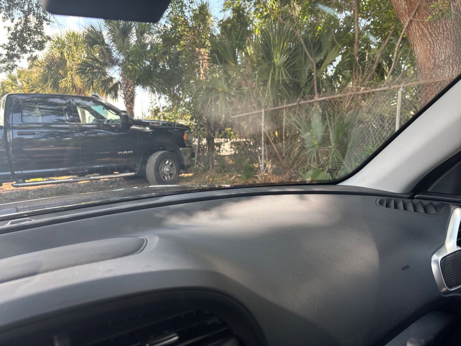 Used 2025 Kia Soul LX w/ LX Technology Package FWD image 34