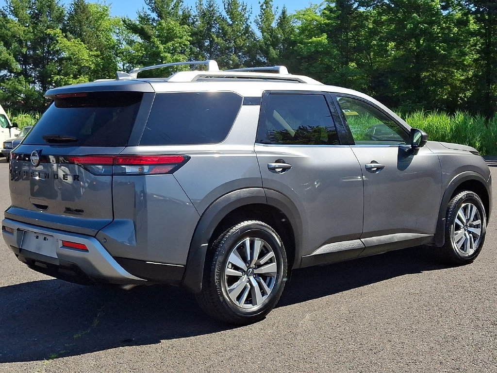 Certified 2023 Nissan Pathfinder SL w/ Black Appearance Package AWD/4WD image 7