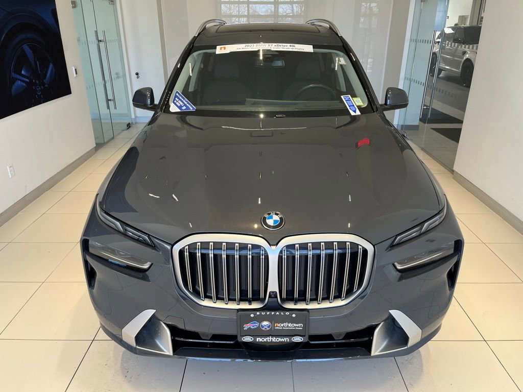 Used 2023 BMW X7 xDrive40i w/ Parking Assistance Package image 11