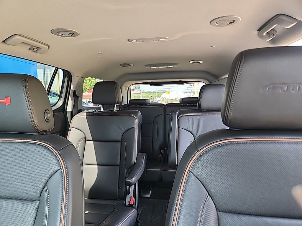 Used 2023 GMC Acadia AT4 w/ Technology Package AWD/4WD image 9