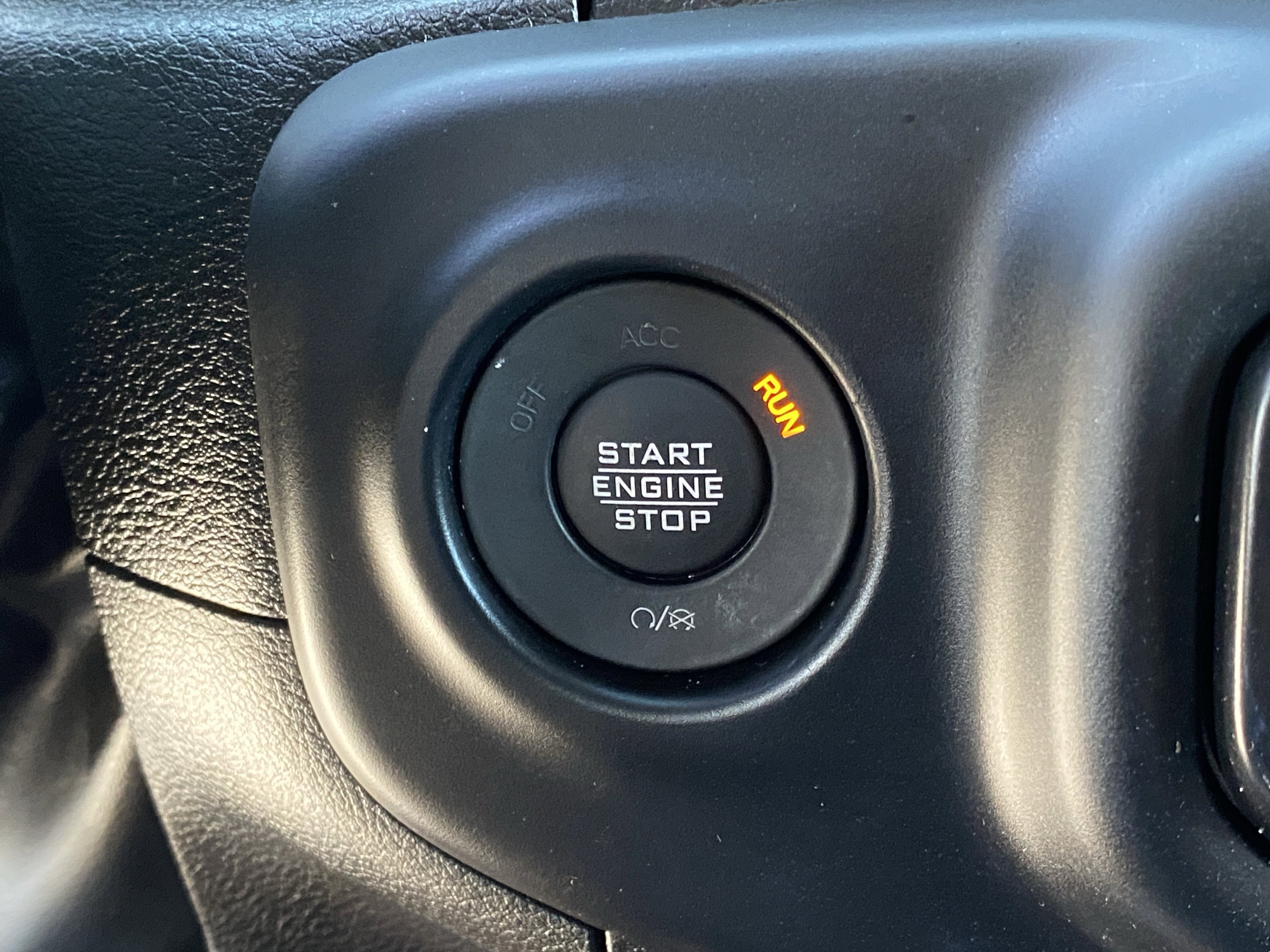 Used 2023 Jeep Wrangler Sport image 23