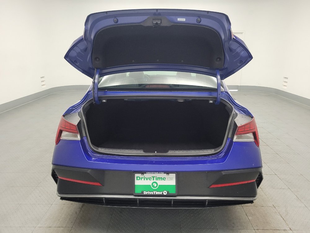 Used 2025 Hyundai Elantra Limited FWD image 29