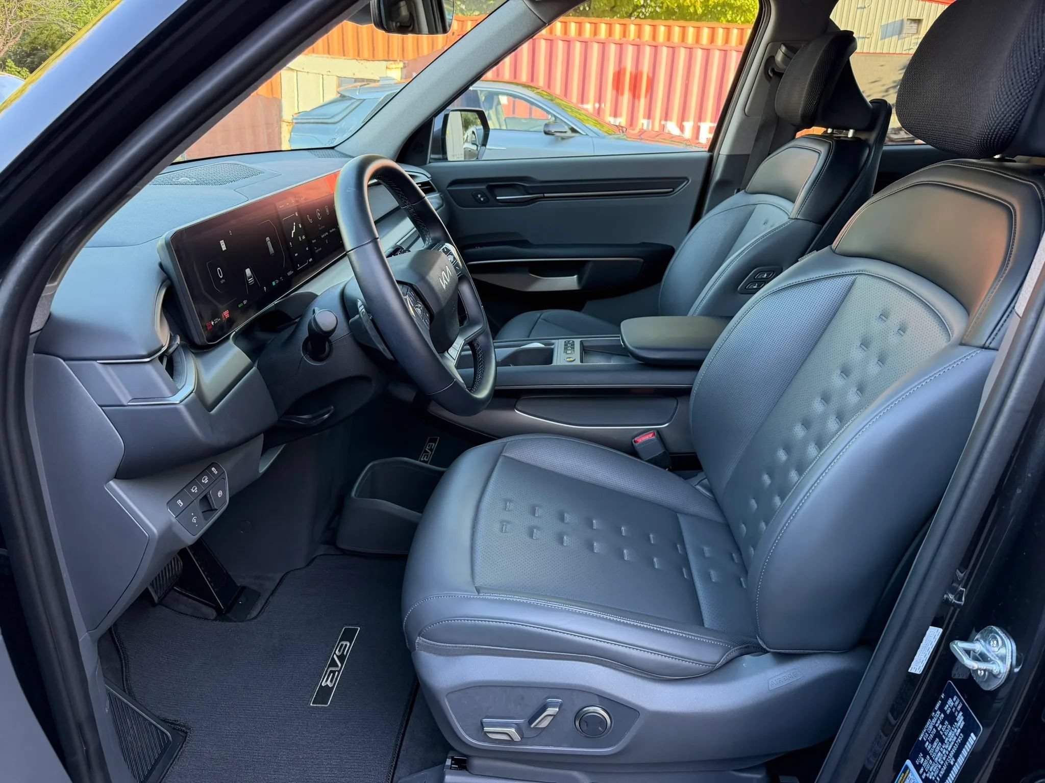 Used 2024 Kia EV9 Wind AWD/4WD image 15