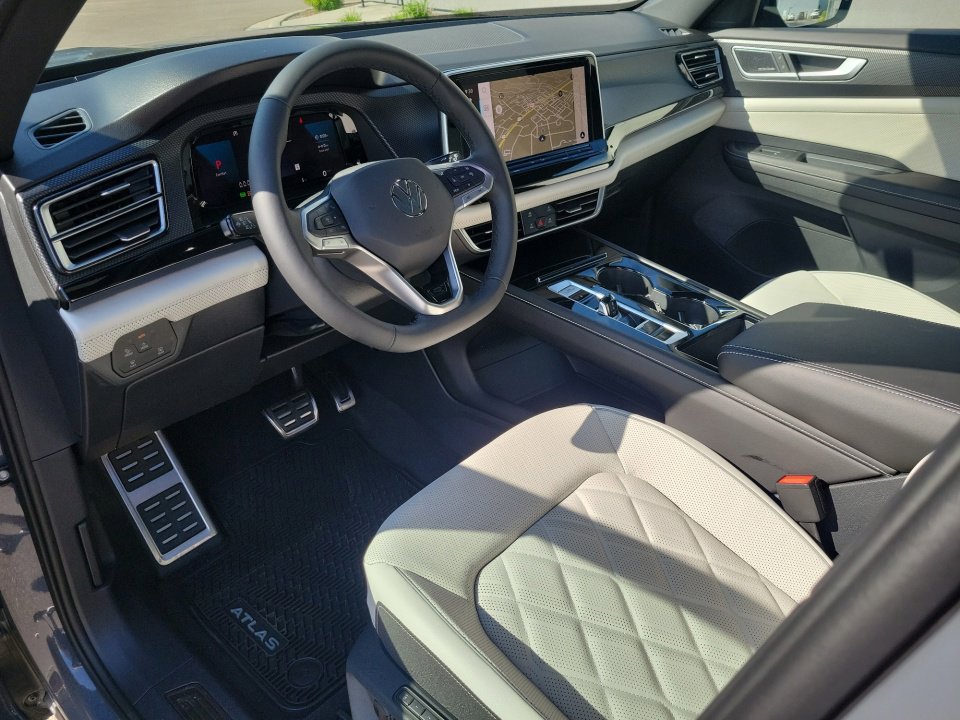 New 2025 Volkswagen Atlas Cross Sport SEL Premium R-Line image 30