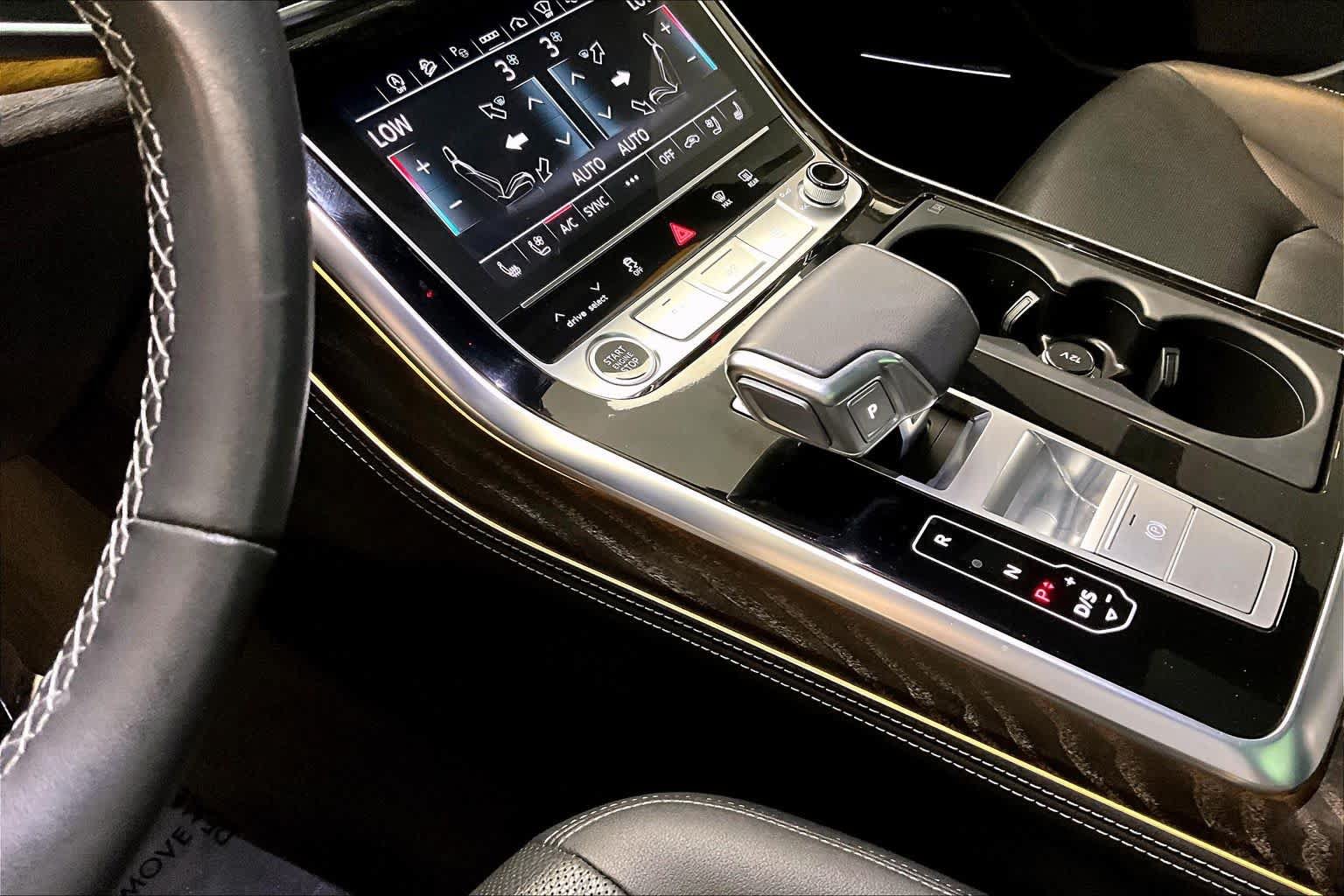 Used 2023 Audi Q8 Prestige AWD/4WD image 17