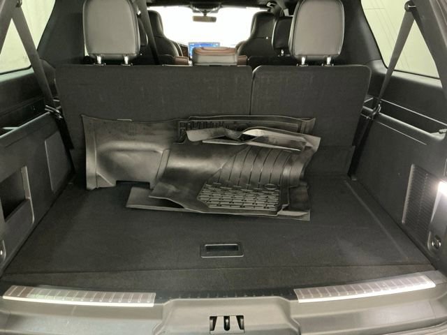 Used 2024 Lincoln Navigator L Reserve AWD/4WD image 16