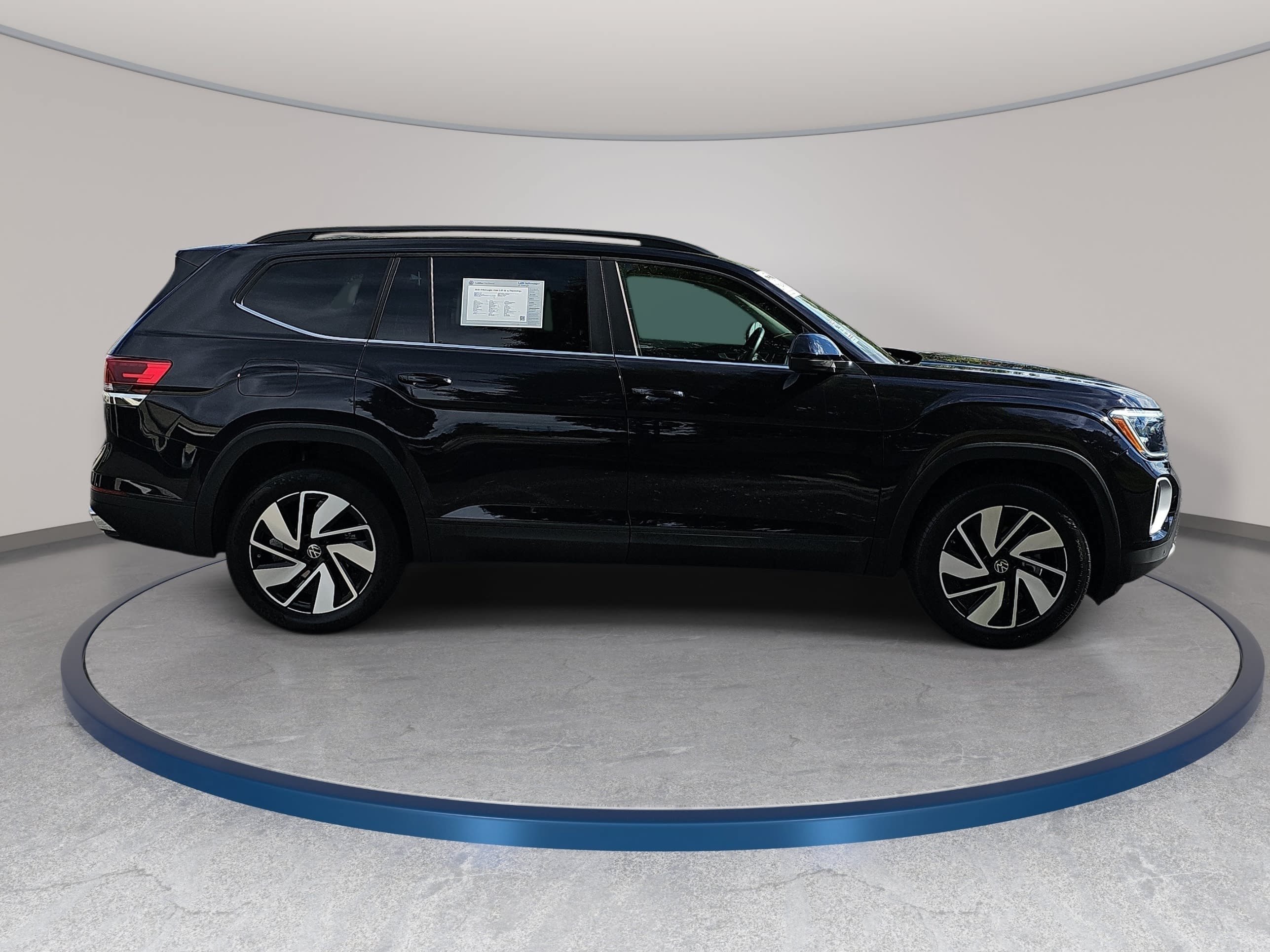 Certified 2026 Volkswagen Atlas SE w/ Panoramic Sunroof Package FWD image 4
