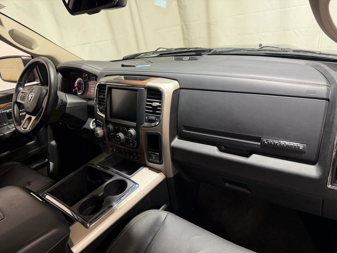 Used 2015 RAM 1500 Laramie w/ Convenience Group AWD/4WD image 12