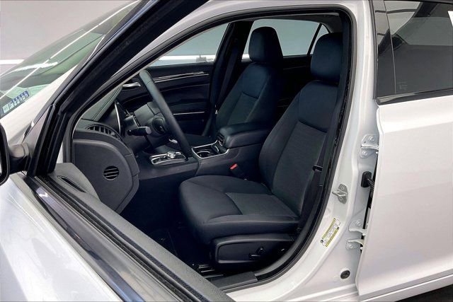 Used 2023 Chrysler 300 Touring w/ Sport Appearance Package RWD image 17