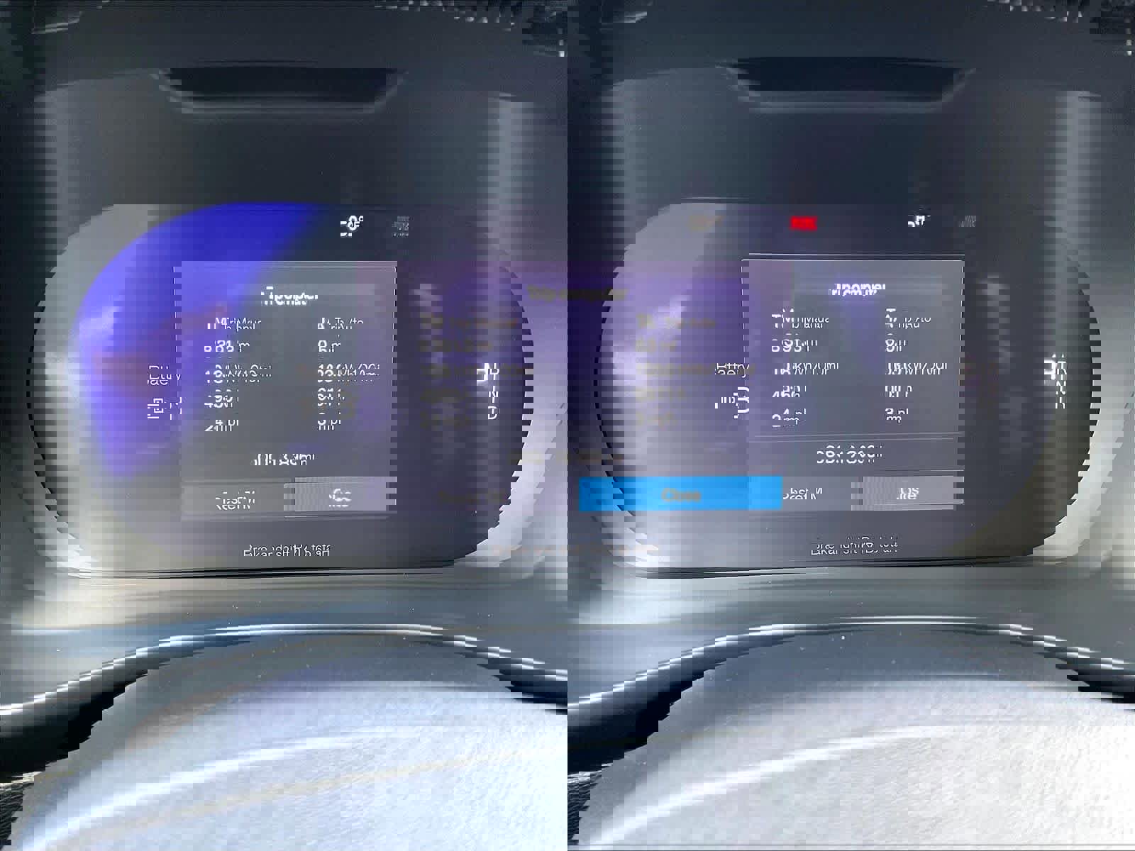 Used 2023 Volvo XC40 Recharge Plus w/ Protection Package Premier image 23