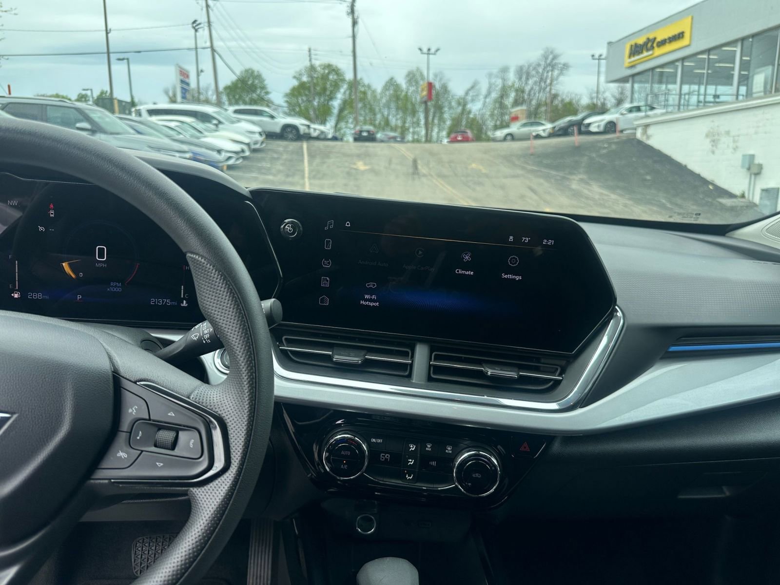 Used 2025 Chevrolet Trax LT image 17