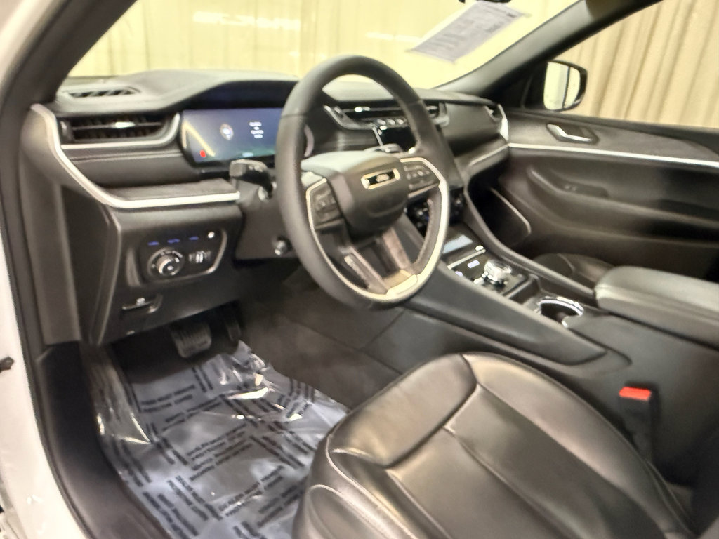 Used 2024 Jeep Grand Cherokee Limited 4xe image 27