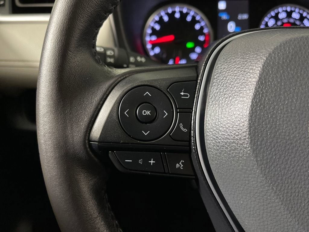 Used 2022 Toyota RAV4 XLE Premium image 26